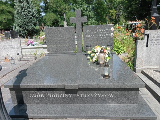 Grób Irena Strzyżys