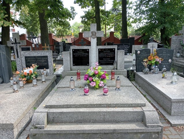Grób Apolonia Miziołowska