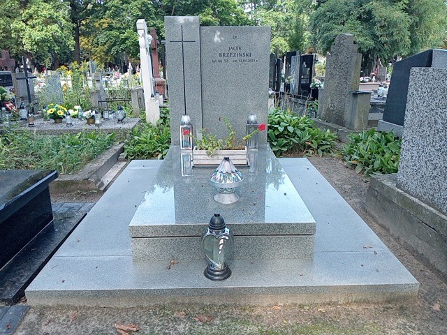 Grób Jacek Brzeziński