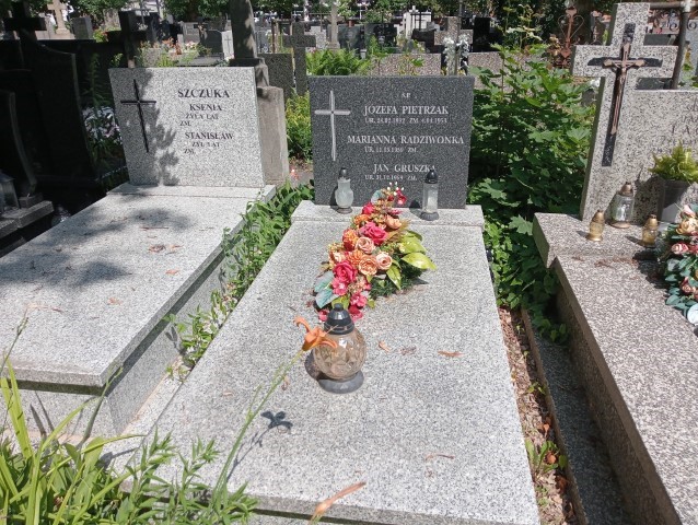 Grób Marianna Radziwonka