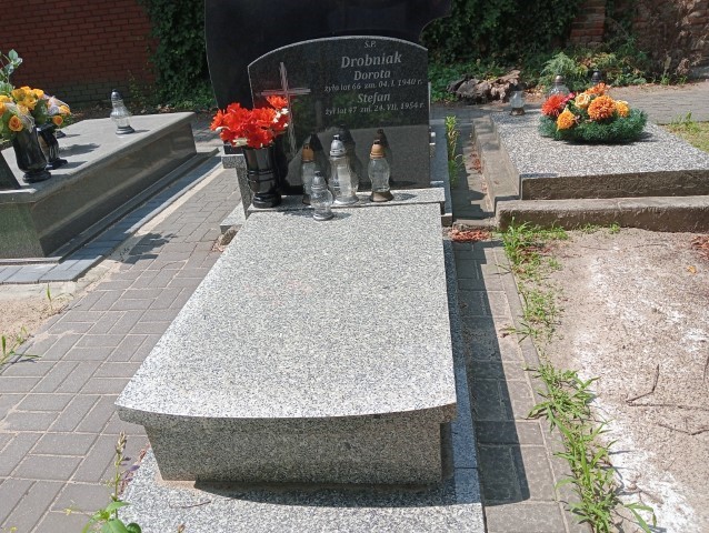 Grób Henryk Drobniak